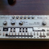 Roland TB-303 Bass Synthesizer Kompakt